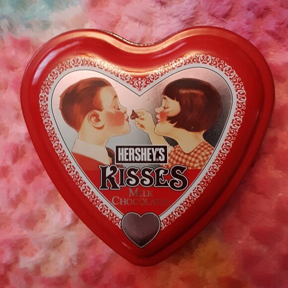 Hershey's Other - 2001 Hershey's Kisses Heart Shape Cannister Tin 4" Preowned Valentines Day